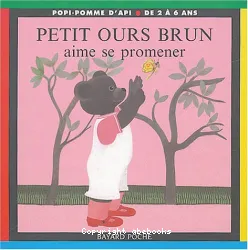 Petit ours brun aime se promener